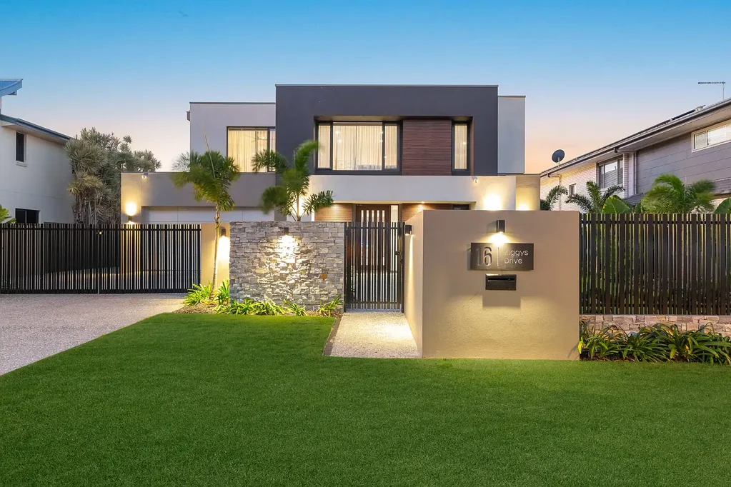Thornlands 5房  Introducing 16 Ziggys Drive, Thornlands – A Prestige Masterpiece