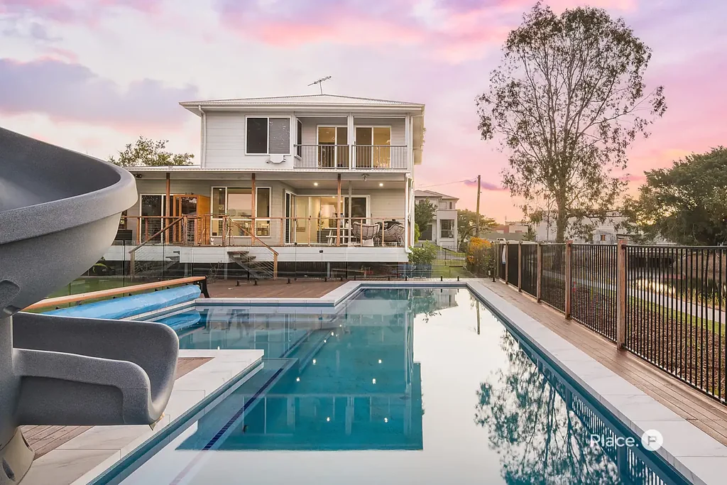 Northgate 5 Bedroom Free from any flood concerns, Grand Family Living in a Tranquil, Revitalised Pocket of Northgate