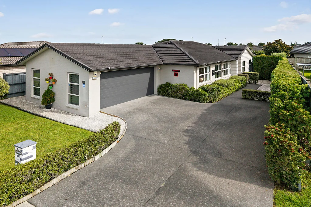 Wattle Downs 4Habitaciones Modern Fletcher-Built Living in a Premium Location