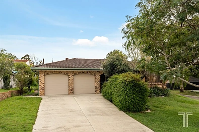 Carindale 3chambre Character Charm, Corner Block Opportunity and a Future Full of Possibility