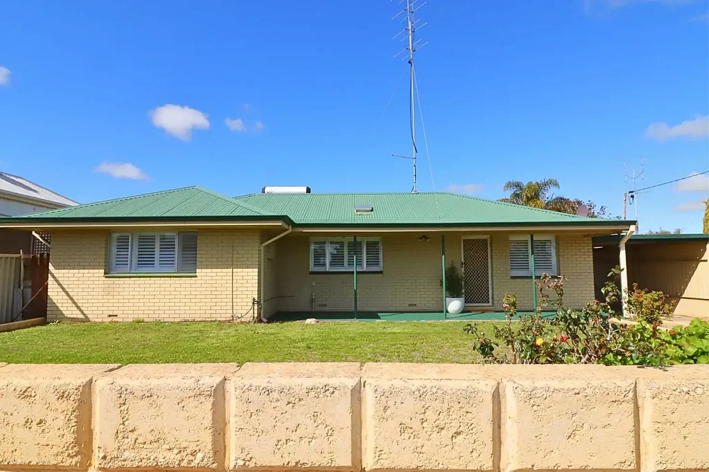 Wongan Hills 3房  Comfort & Versatility with Bonus Granny Flat