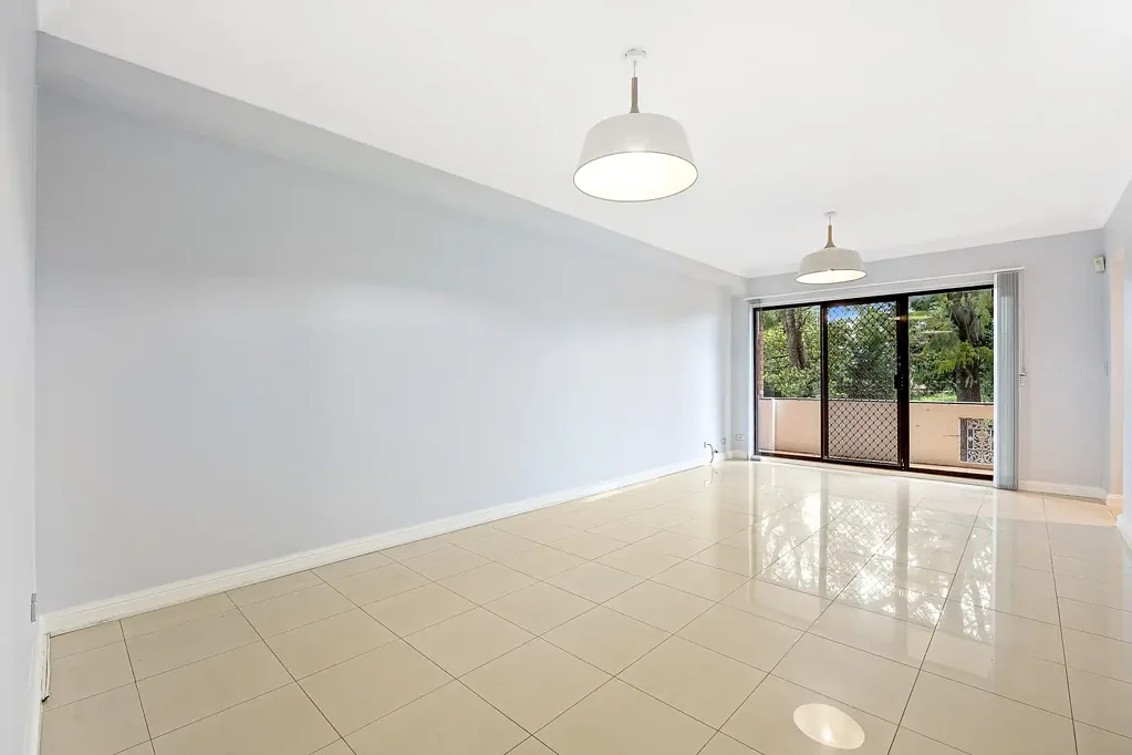 Freshly Updated 2-Bedroom Apartment in Convenient Location