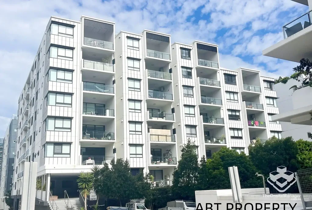 Stylish 2-Bedroom Apartment Moments from the Heart of West End