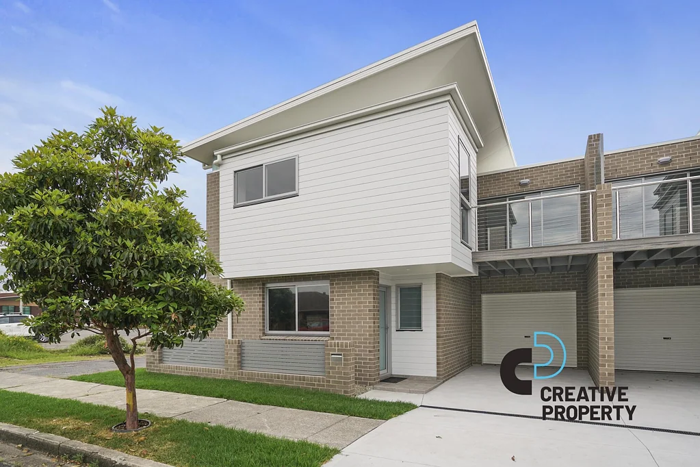Modern Beachside Townhouse in the Heart of Stockton
