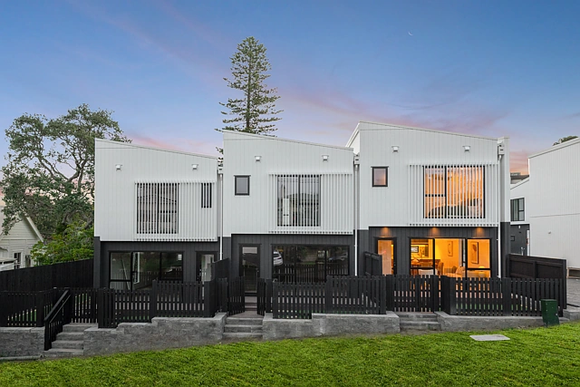 16-18 Handley Avenue, Narrow Neck, North Shore City