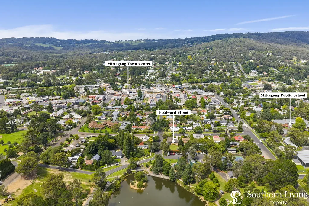 Mittagong 3Zimmer Rare Lakeside Home for sale in the heart of Mittagong