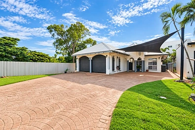 Coconut Grove 3 Bedroom A Rare Coastal Find – Spacious Living, Private Pool & Prime Location