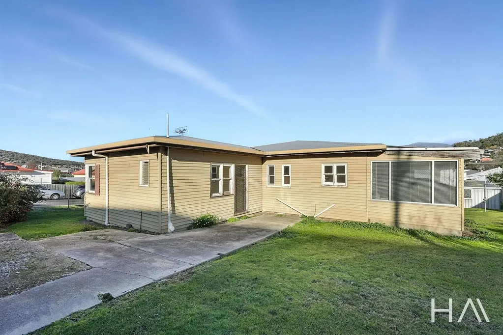 28 Raminea Road, Lindisfarne, TAS 7015