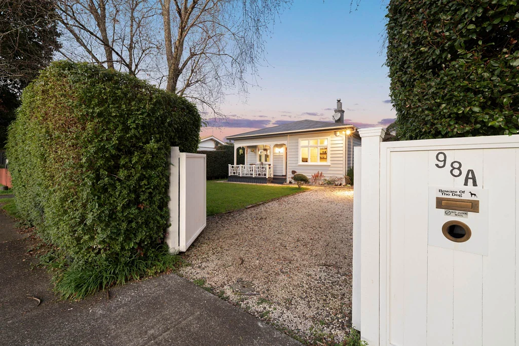Pukekohe 3房  Vintage Charm with Contemporary Comforts