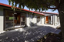 151 Prestons Road, Redwood
