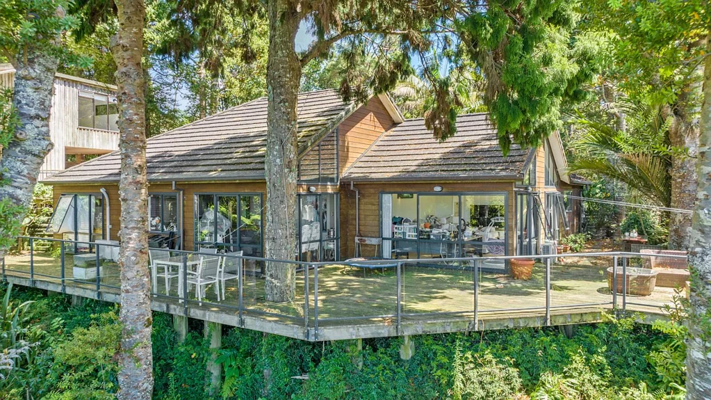 242 Konini Road, Titirangi, Waitakere City, Auckland