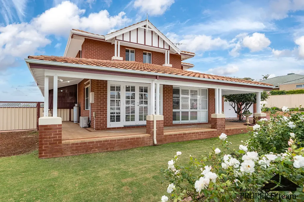 4 Bayside Boulevard, Drummond Cove, WA 6532