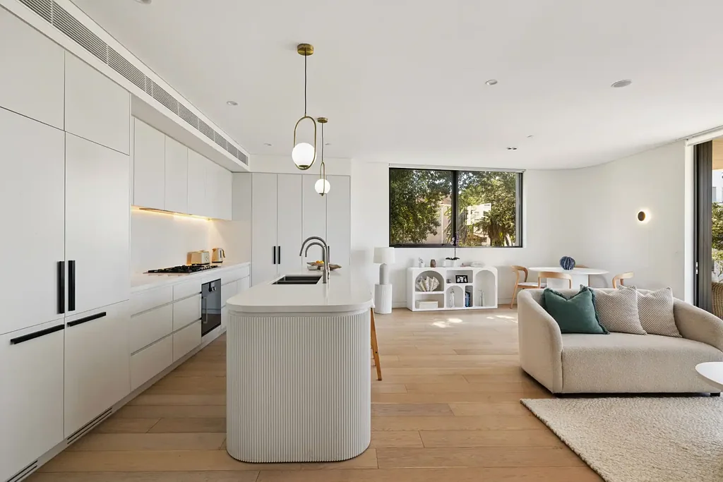 Cronulla 3房 现代建筑精粹 Gaggenau厨房 海景露台 步行海滩 咖啡馆环绕 双层车库 Magnificent 'CONTOUR' Haven of Elevated Family Luxury & Beachside Serenity