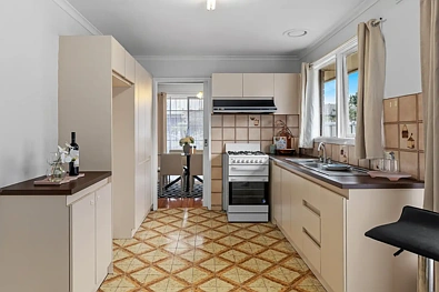 65 Gillespie Road, St Albans, VIC 3021, 3 Bedrooms, 1 Bathrooms, House