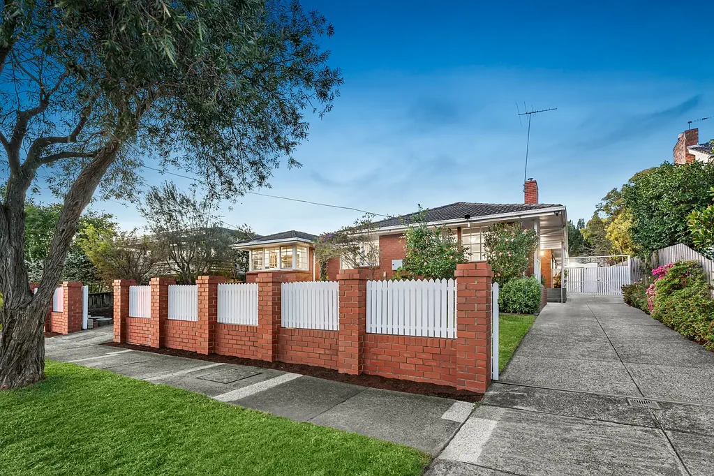 Doncaster 4બેડરૂમ Elegant Family Sanctuary with Space, Light, and Lifestyle