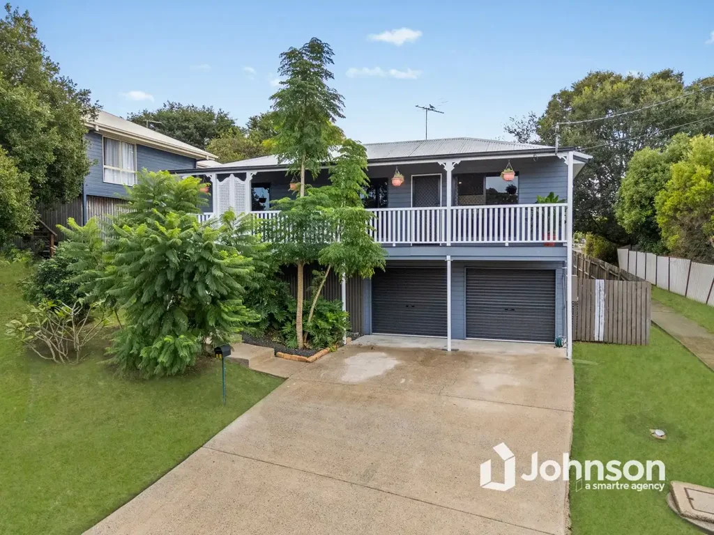 Silkstone 4部屋 Large Family Home in Great Location!