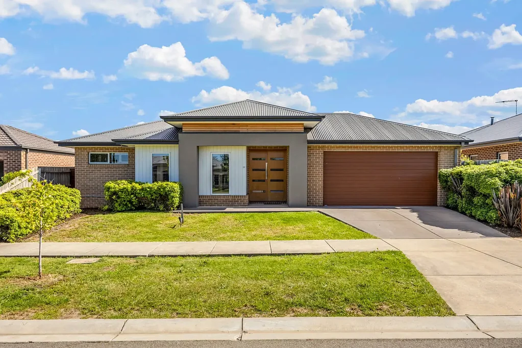 32 Rothschild Road, Gisborne, VIC 3437