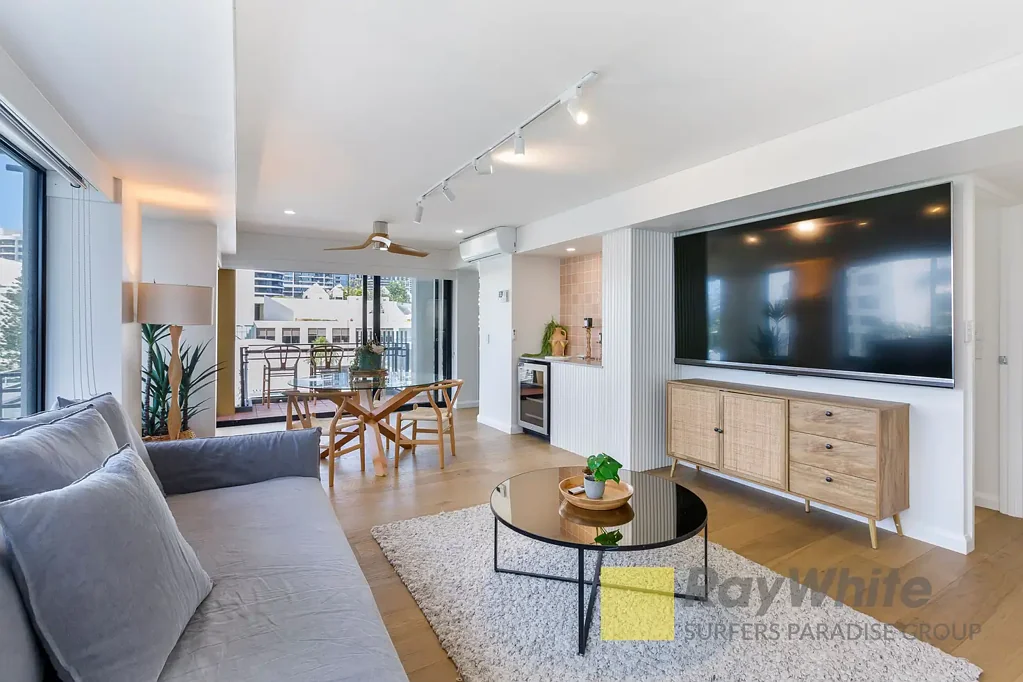 Broadbeach Beachside Living - Fully Furnished 2 Bedroom Apartment!