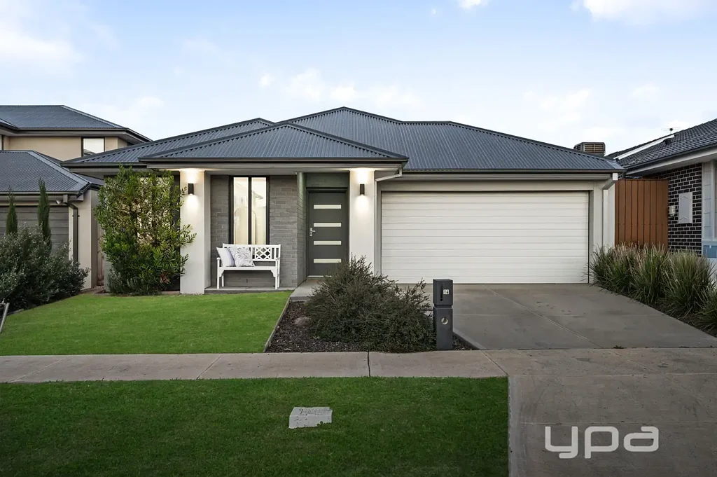 Sunbury 4房 现代家庭生活，位于理想的 Sunbury 地段 Modern Family Living in a Desirable Sunbury Location