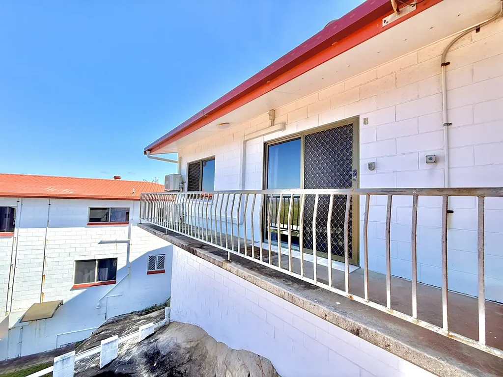 Private, Elevated Unit with Breathtaking Bowen Ocean Views