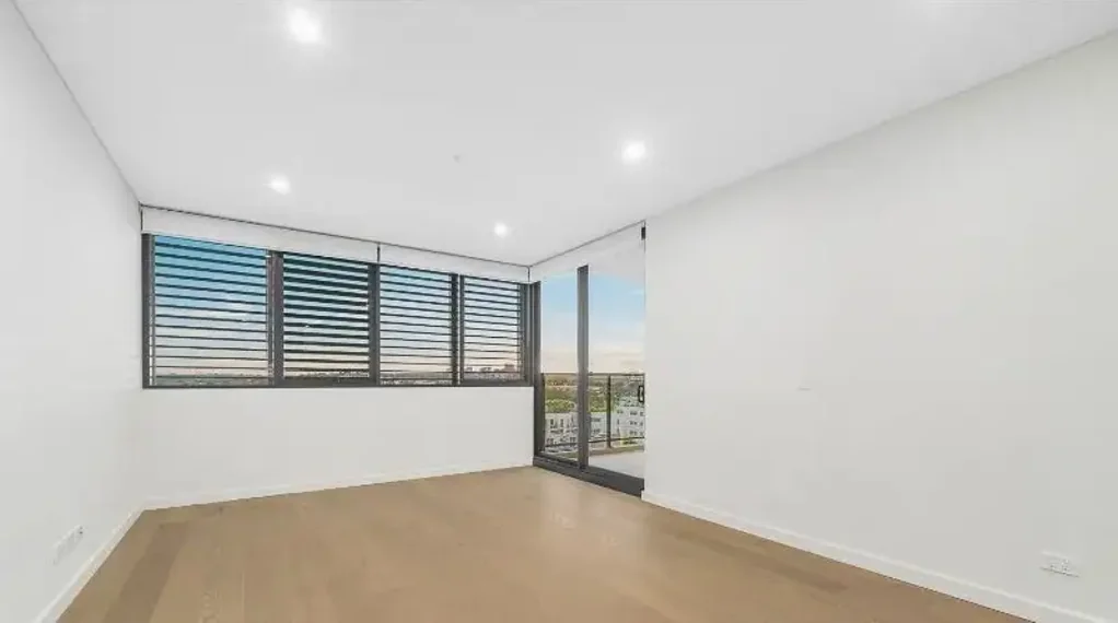 Modern Apartment with Water Views