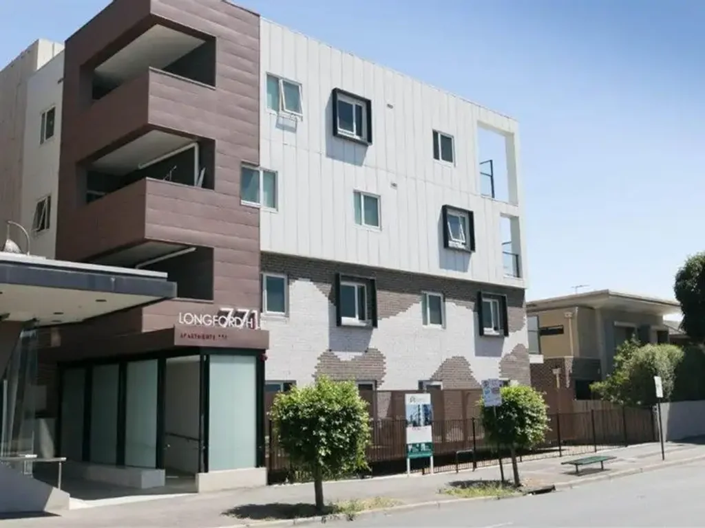 Modern Unfurnished Apartment in the Heart of Box Hill