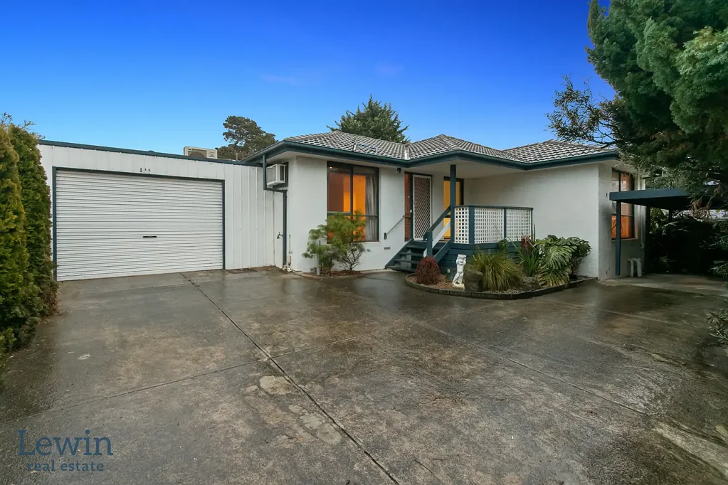 19 Mac Crescent, Parkdale, VIC 3195