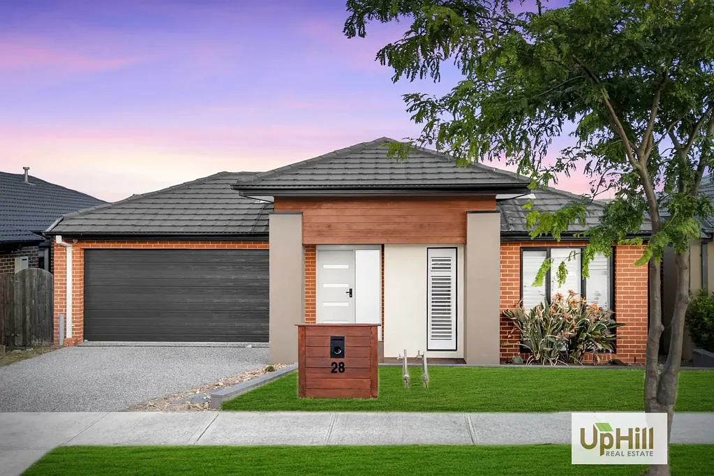 28 Abundance Circuit, Clyde, VIC 3978