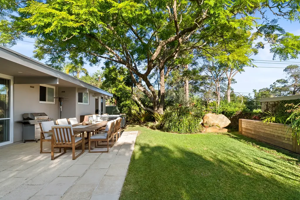 Allambie Heights 4chambre Serene family oasis with spectacular alfresco appeal