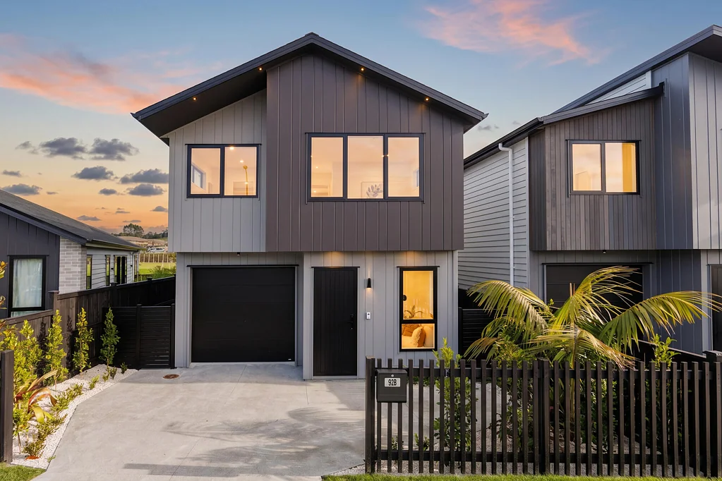 Milldale 4Moenga Premium Corner Living