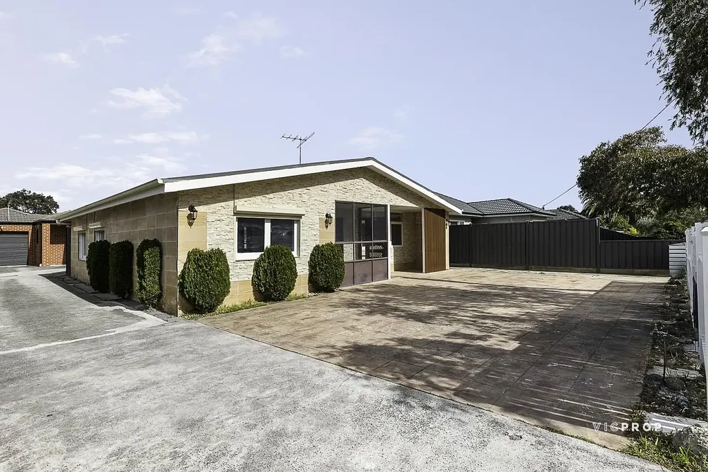 Fawkner 4 Bedroom A Step Up in Spacious Style for the Whole Family!