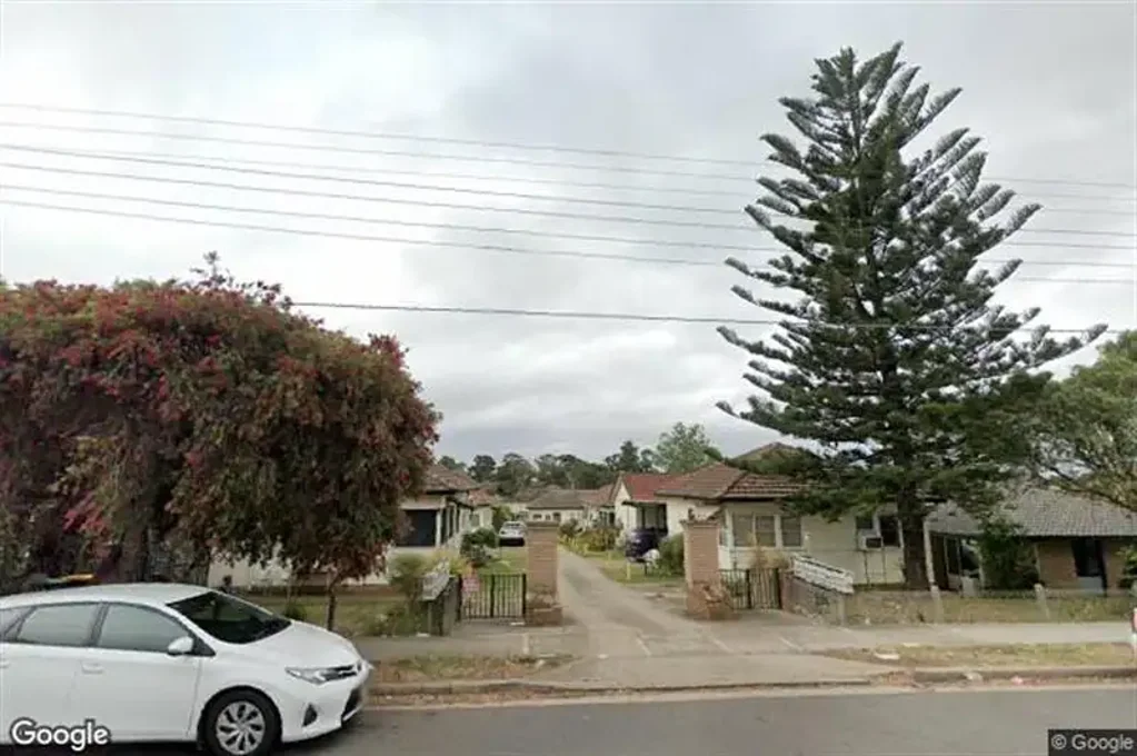 One Bedroom in Ideal Location !!!