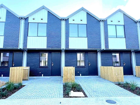 Orewa 2 Bedroom Park Front, Brand New Quality 2 Bedrooms!