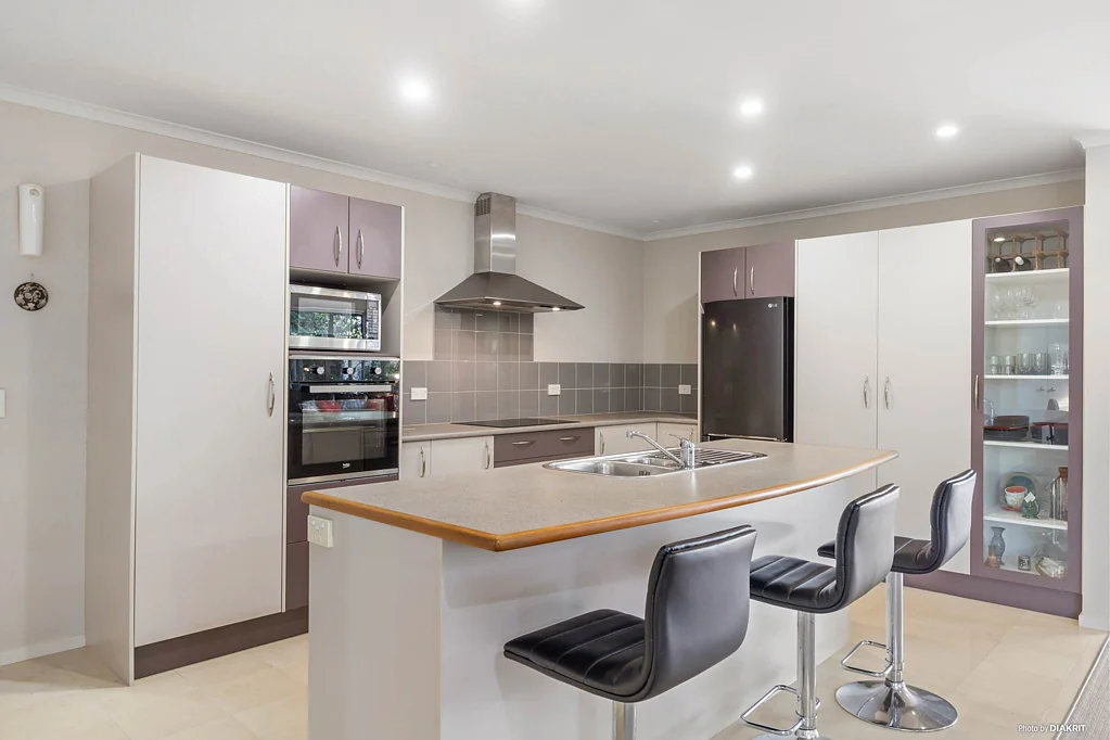 Waiuku 4房  Immaculate Easy-Care Living In A Prime Location
