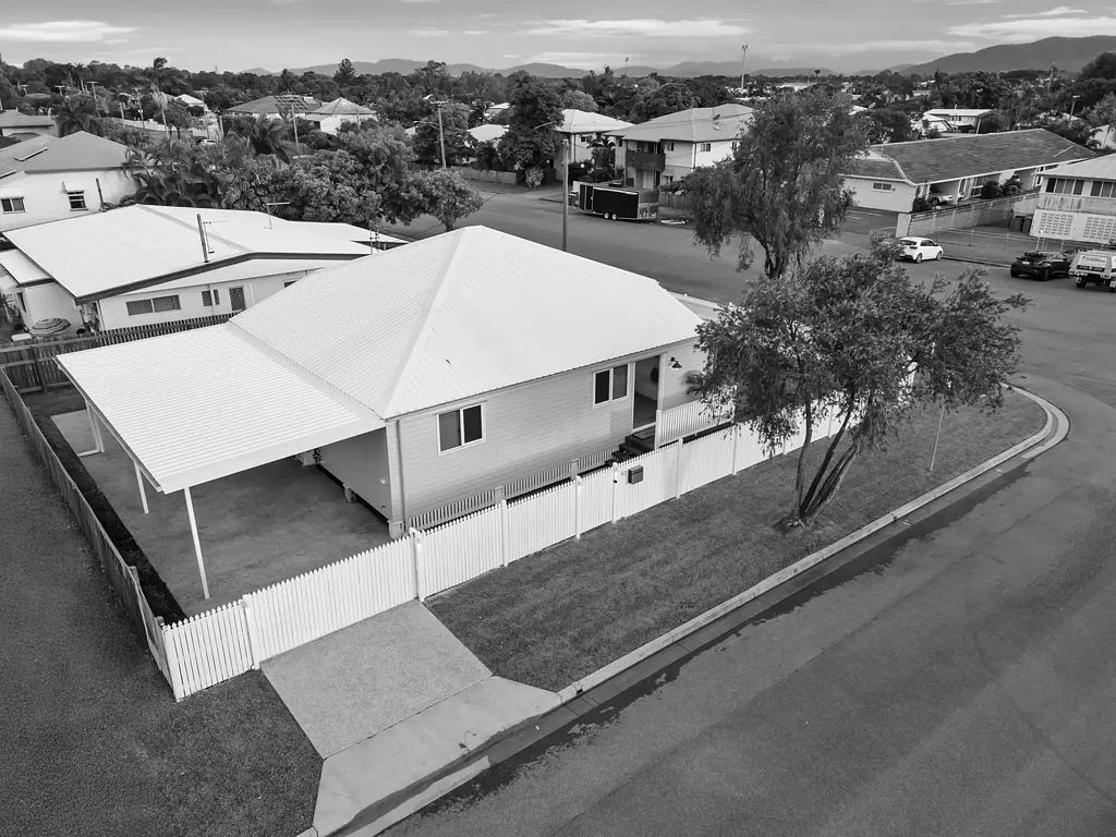10 Parkes Street, West End, QLD 4810