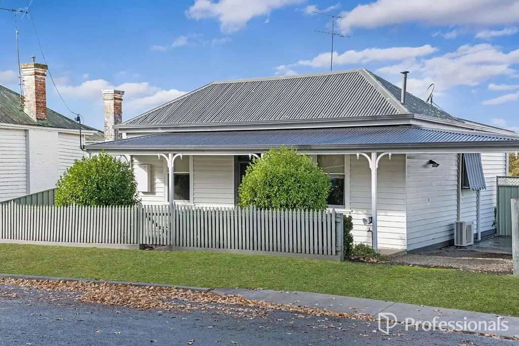 CHARMING COTTAGE