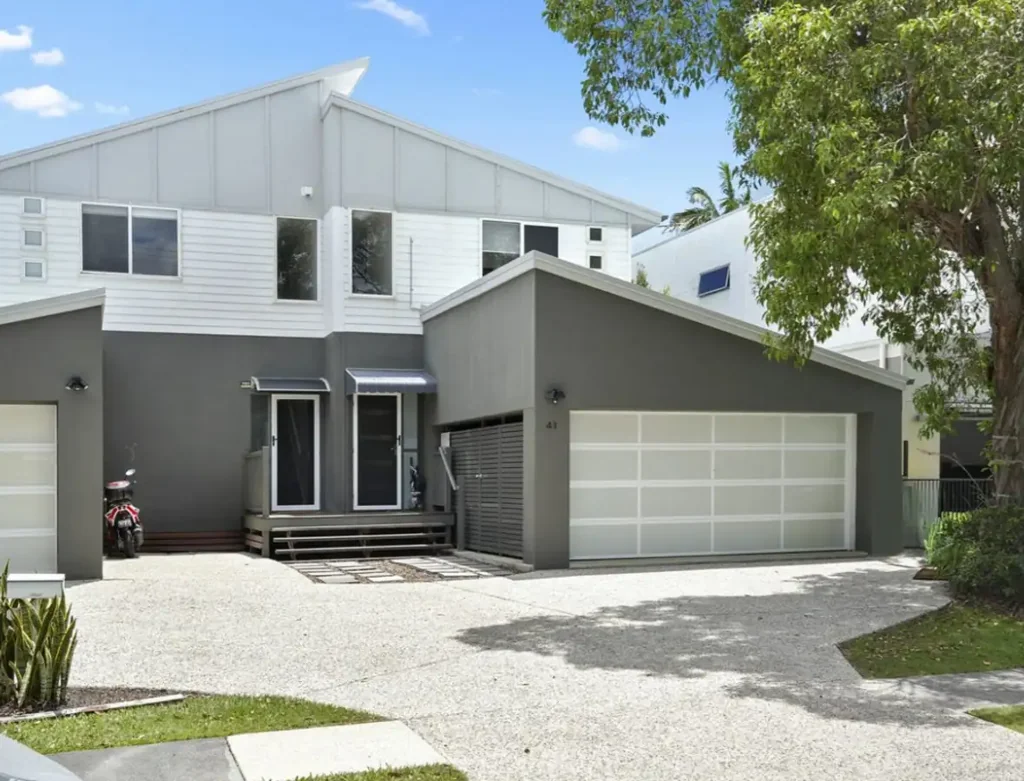 2/41 Kallay Street, Miami, QLD 4220