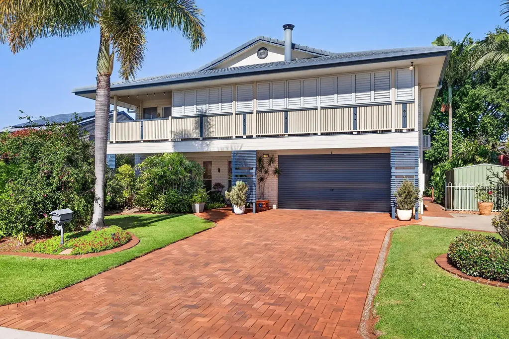 Redland Bay 5Zimmer EXCEPTIONAL STREET APPEAL AND BIG ON SPACE FOR THE EXTENDED FAMILY