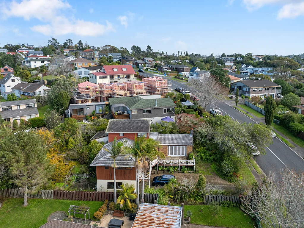 121 Oaktree Avenue, Browns Bay, North Shore City, Auckland