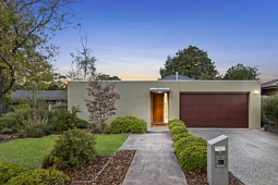 47 Jacqueline Road, Mount Waverley