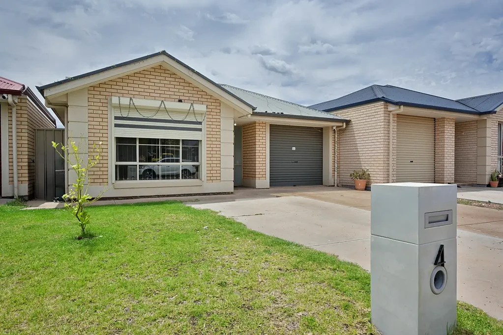 Centrally Located 4 bed 2 Bath
