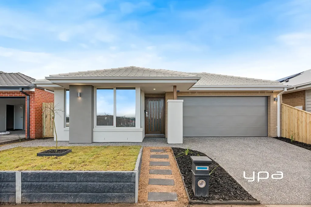 Modern Family Living – Brand-New 4 Bedroom Home with Stunning Outdoor Deck