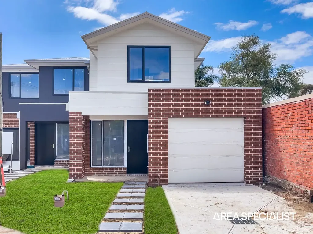 Brand New Modern 4-Bedroom Family Home in Prime Cranbourne Location!