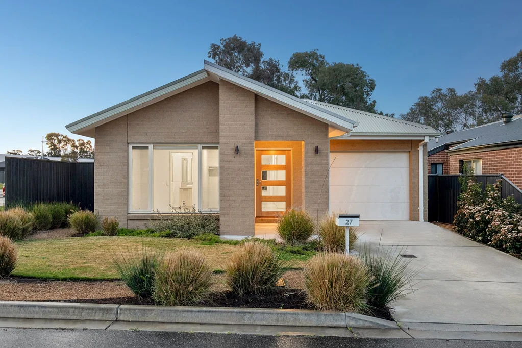 Strathfieldsaye 3غرفة نوم Modern Home in Popular Strathfieldsaye