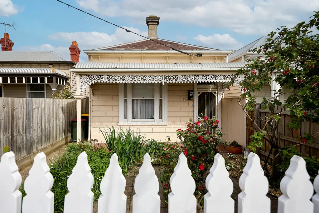 19 Llaneast Street, Armadale, VIC 3143