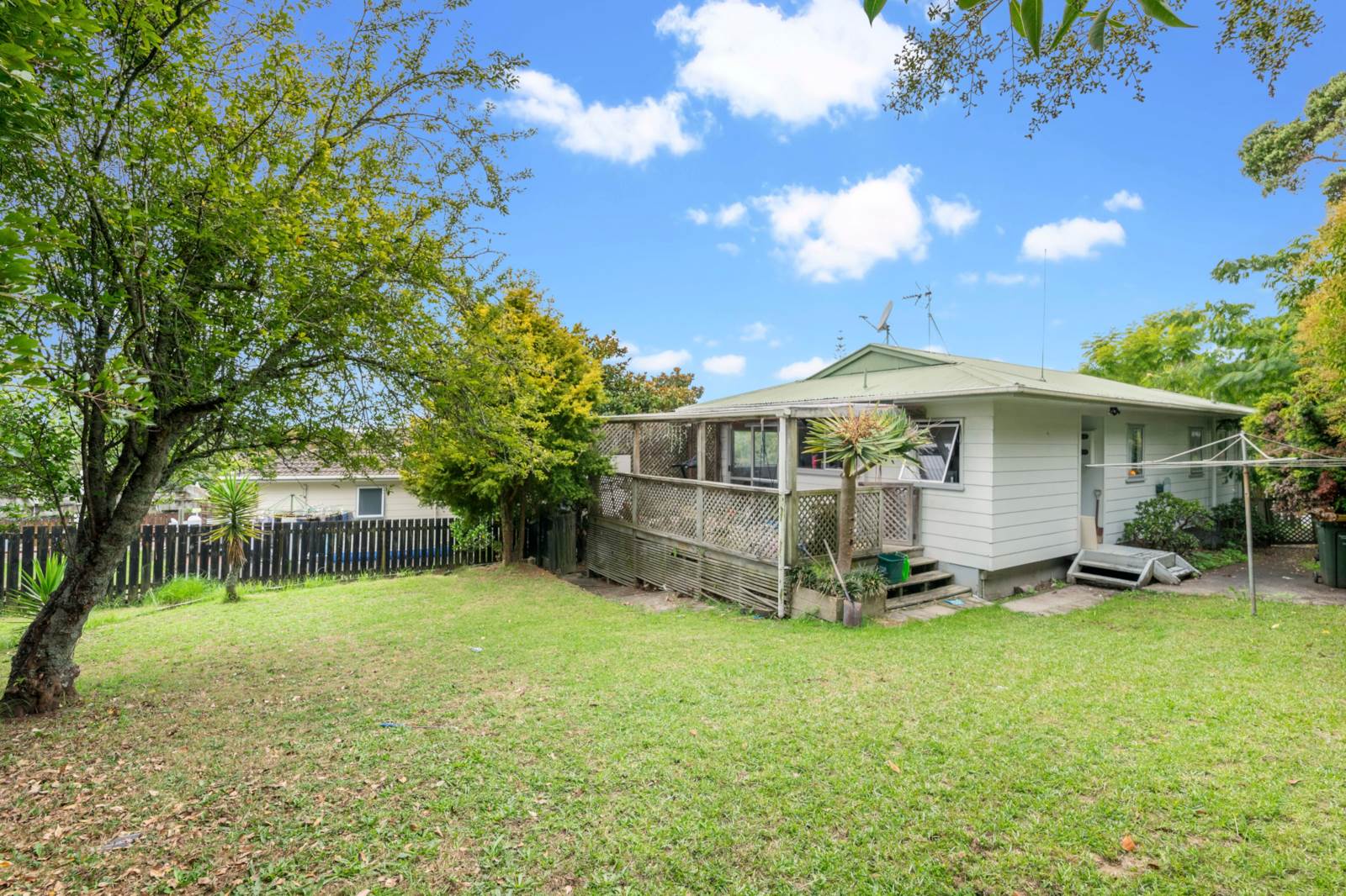 24 Meadowood Drive, Unsworth Heights, Auckland - North Shore, 3 Bedrooms, 1 Bathrooms, House