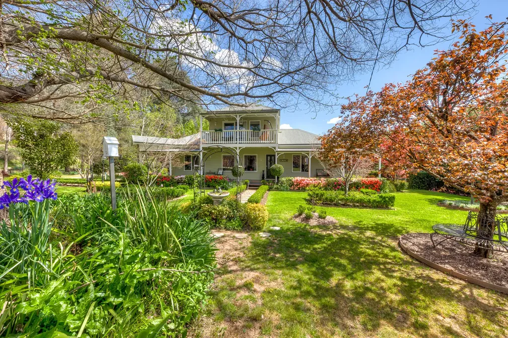 13 Railway Avenue, Bright, VIC 3741