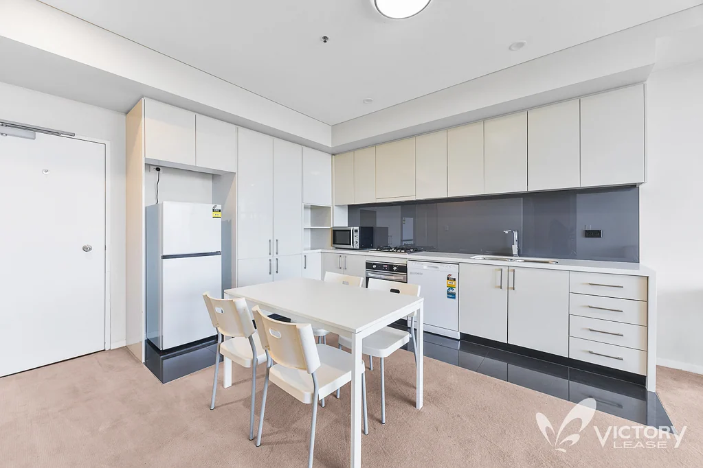 Mordern New Timber floor Unfurnished Two Bedroom in Zetland