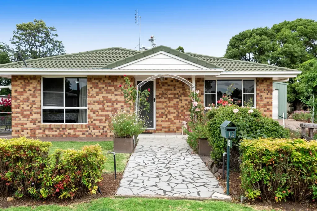 12 Gordon Street, Allora, QLD 4362