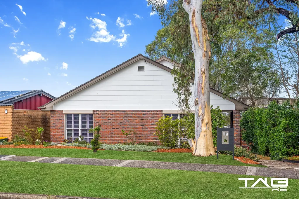 Seven Hills 5Kwarto Spacious Family Living with Parkside Appeal on 786m²
